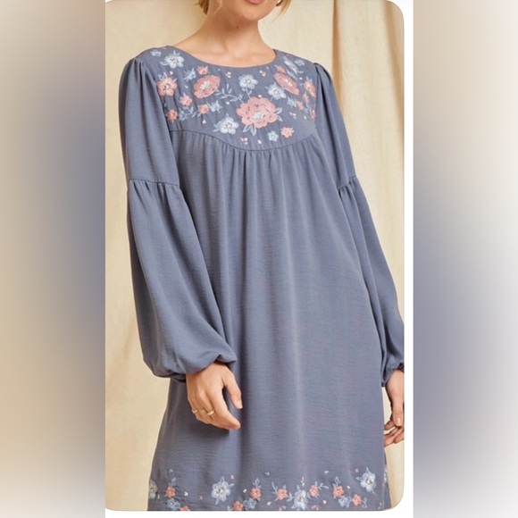 Savanna Jane Dresses & Skirts - Savanna Jane Blue Floral Embroidered Dress NWT women’s size S